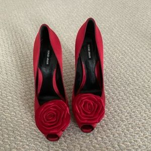 Giorgio Armani rose peep toe great condition!